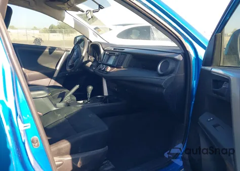 2016 Toyota Rav4 Le z USA, uszkodzony, nr VIN 2T3BFREV7GW479426